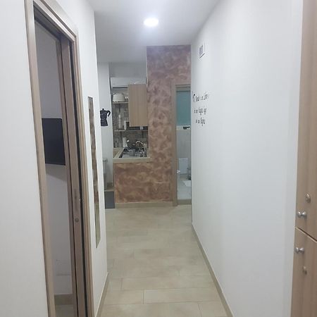 Reginahouse Apartment Наполи Екстериор снимка