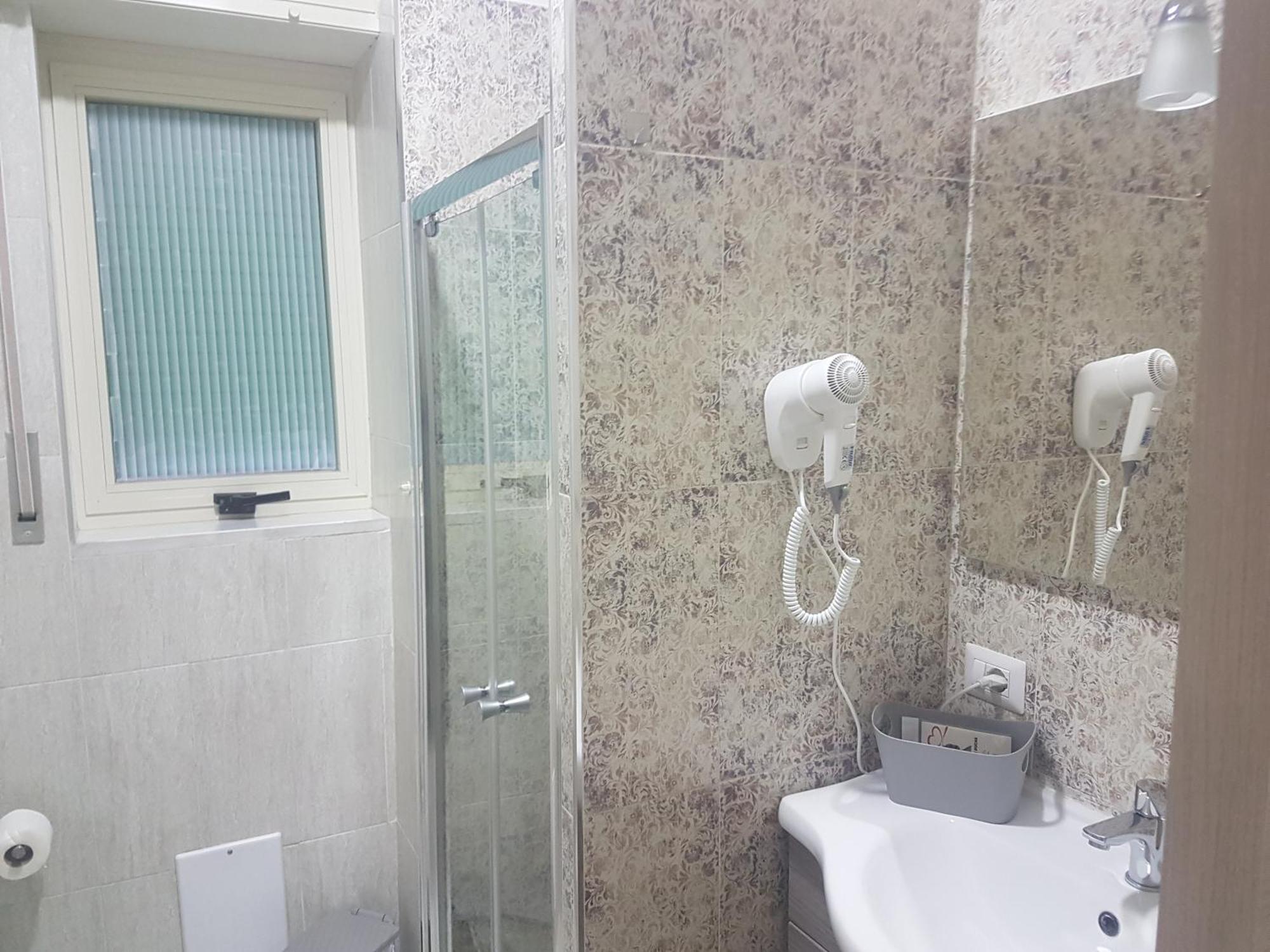 Reginahouse Apartment Наполи Екстериор снимка